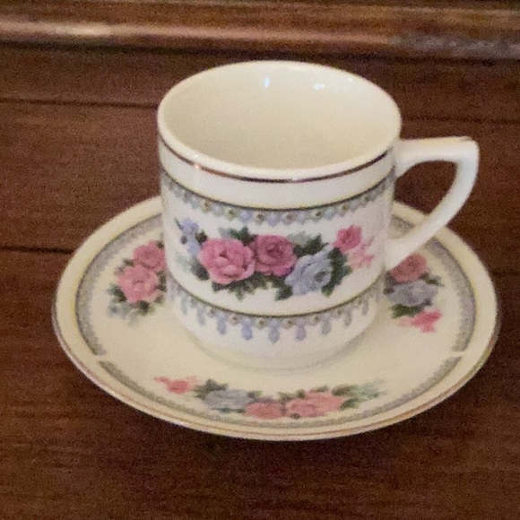 Art HK Other - Vintage Floral Porcelain Cup and Saucer Set